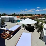Uma Penthouse