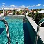 Uma Penthouse